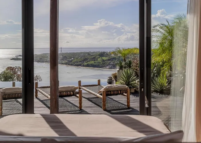 Panorama Ceningan Nusa Lembongan